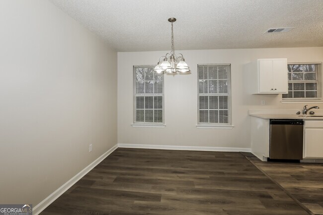 Photo - 4153 Ward Lake Trail