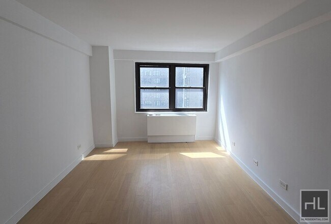 Building Photo - East 39th Street Unit 12B