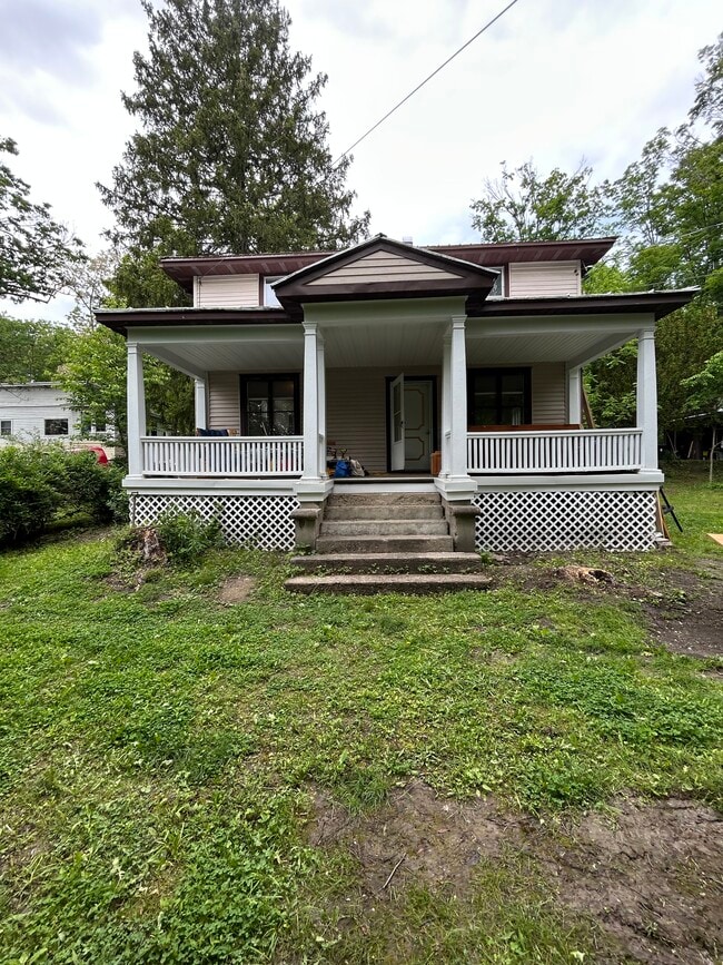 Photo - 1538 Slaterville Rd House