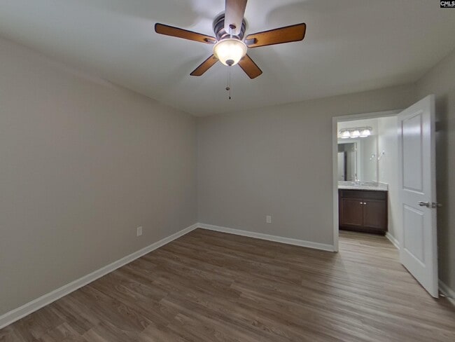 Photo - 333 Finch Ln