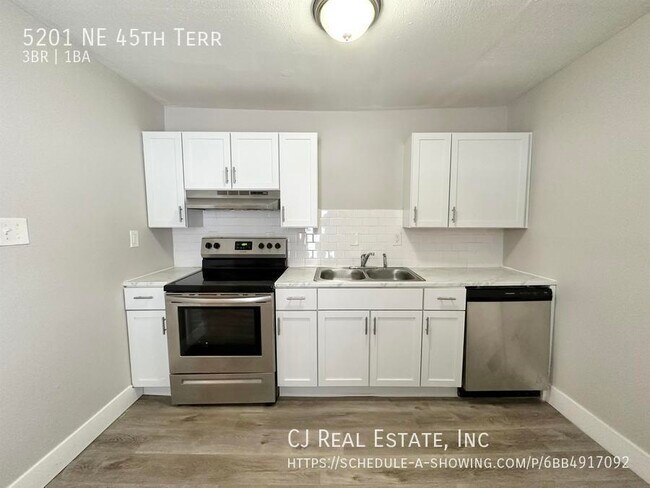 Photo - 5201 NE 45th Terrace