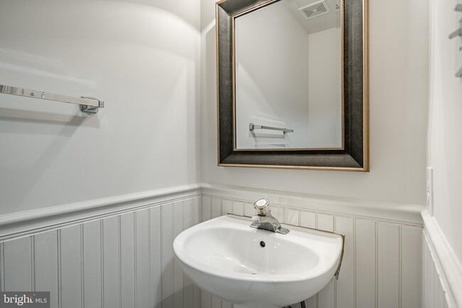 Photo - 596 Coach Hill Ct