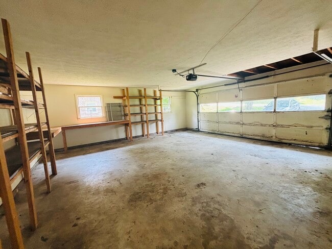 306 Woodbine Dr