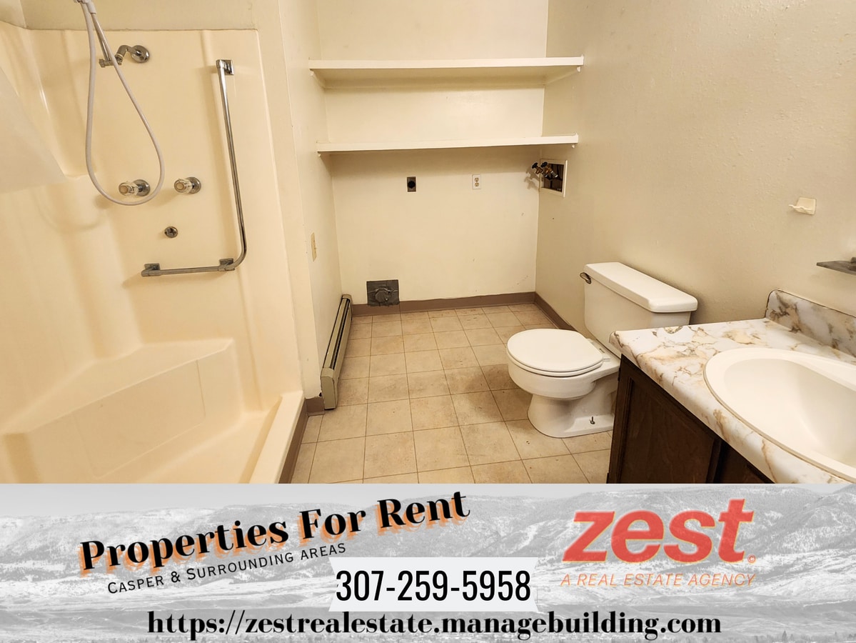 Photo - 245 E K St
