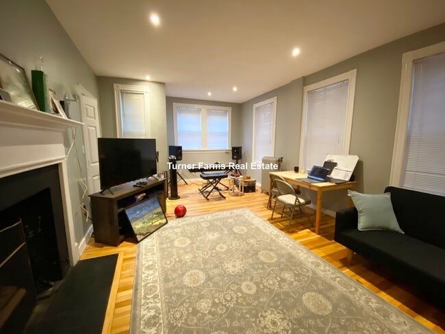 Photo - 82 Phillips St Unit 2