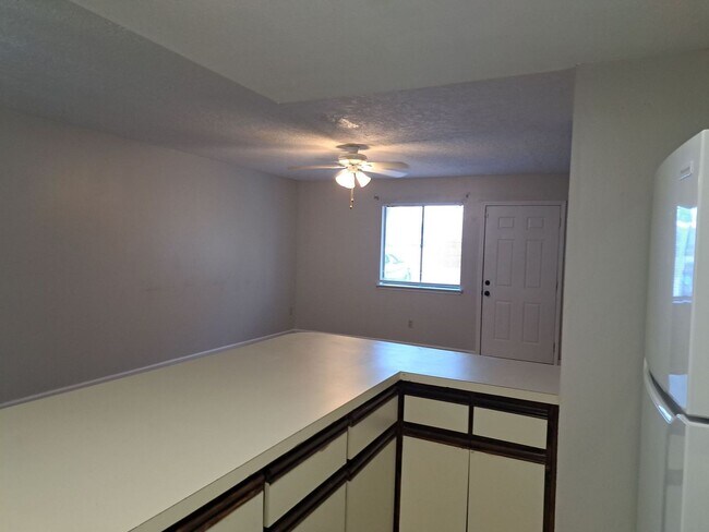 Photo - 4837 S Lakewood Dr