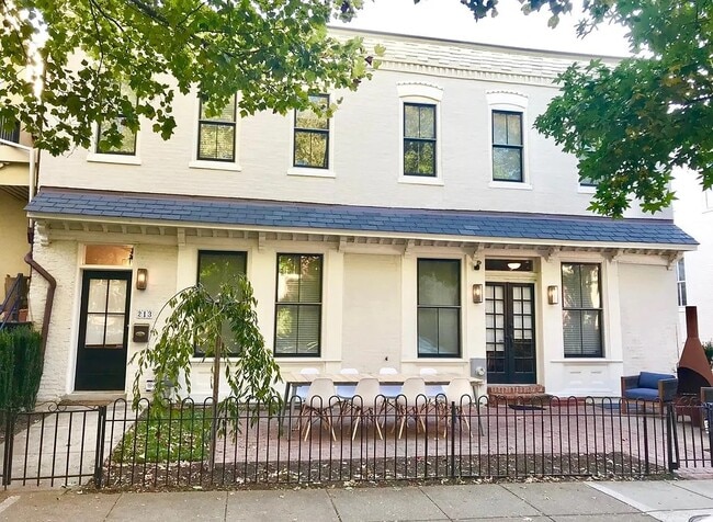 Photo - 213-211 11th St NE