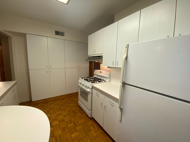 Photo - 431 W. Roscoe