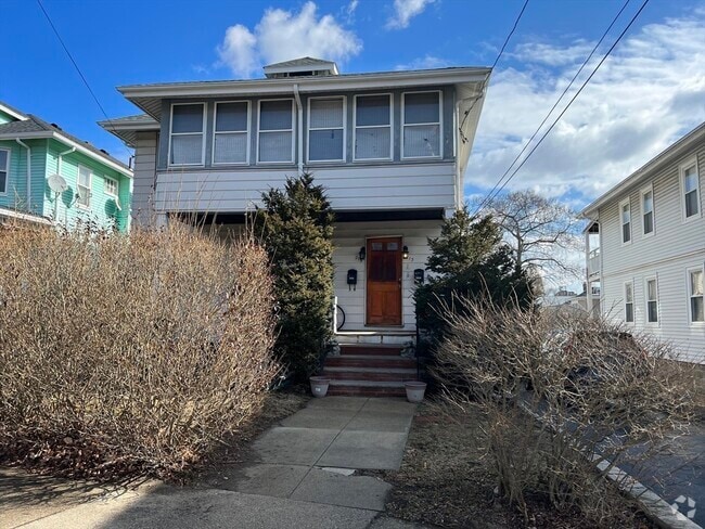 Building Photo - 213 Forest St Unit #1 Rental
