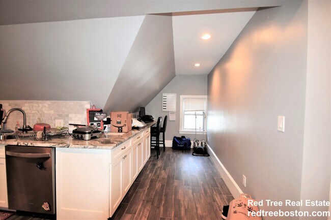Photo - 62 Mapleton St Unit 3
