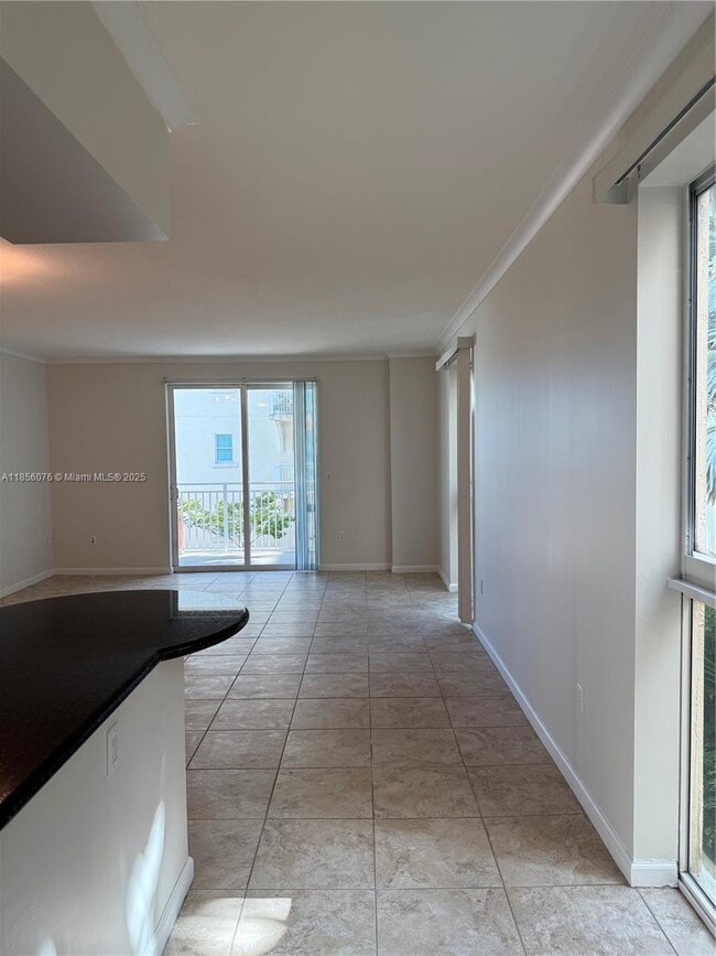 Building Photo - 7270 SW 89th St Unit C301 Rental