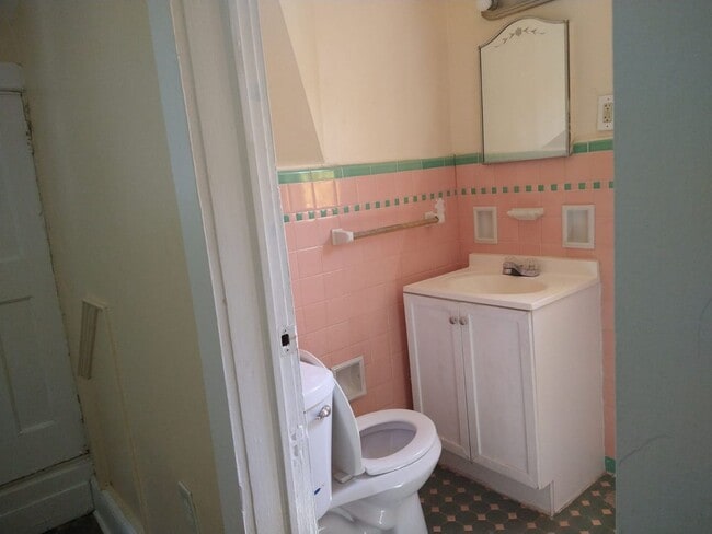Photo - 730 W State St Unit 730 W state #3 Third floor