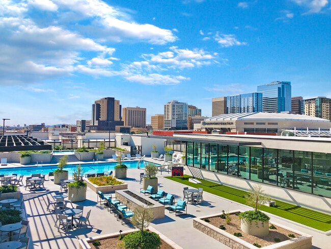 Largest Rooftop Lounge In DTPHX - The Battery Apartments