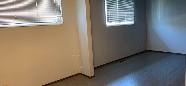 Photo - 212 Whitlock Pl NE