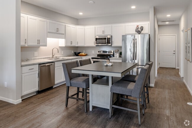 2BR, 2BA - 1,136SF - Kitchen - Country Club Villas