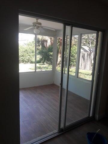 Photo - 721 SE Stypmann Blvd