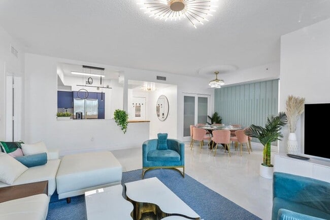 Photo - 804 E Windward Way