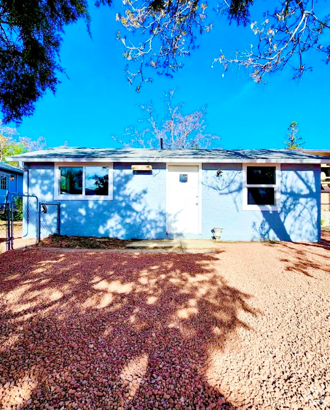 Building Photo - 539 Cactus St Rental