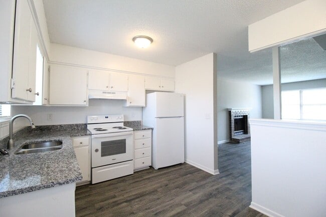 Photo - Updated 3 Bedroom 2 Bath Duplex in Olathe