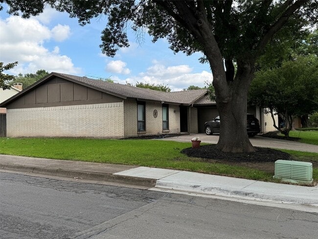 Photo - 15745 Covewood Cir
