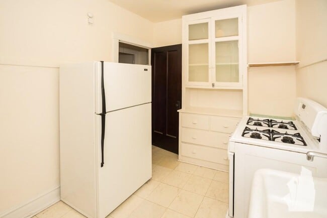 Photo - 4846 N Rockwell St Unit 4844-3