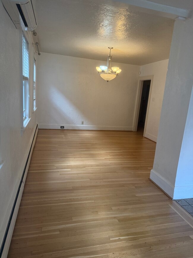 2576 Beechwood Blvd Unidad Blue Slide Duplex