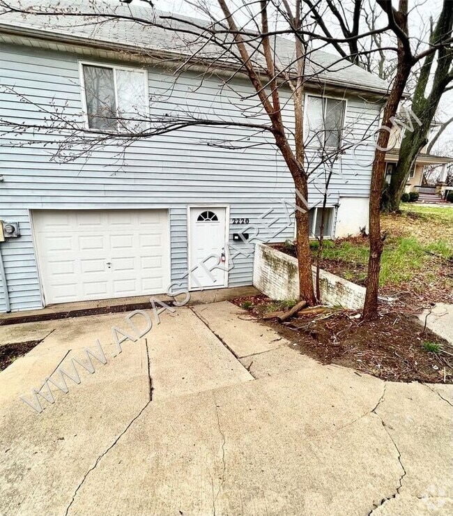 Building Photo - Beautiful 4 Bed Duplex in Independence-Ava... Rental