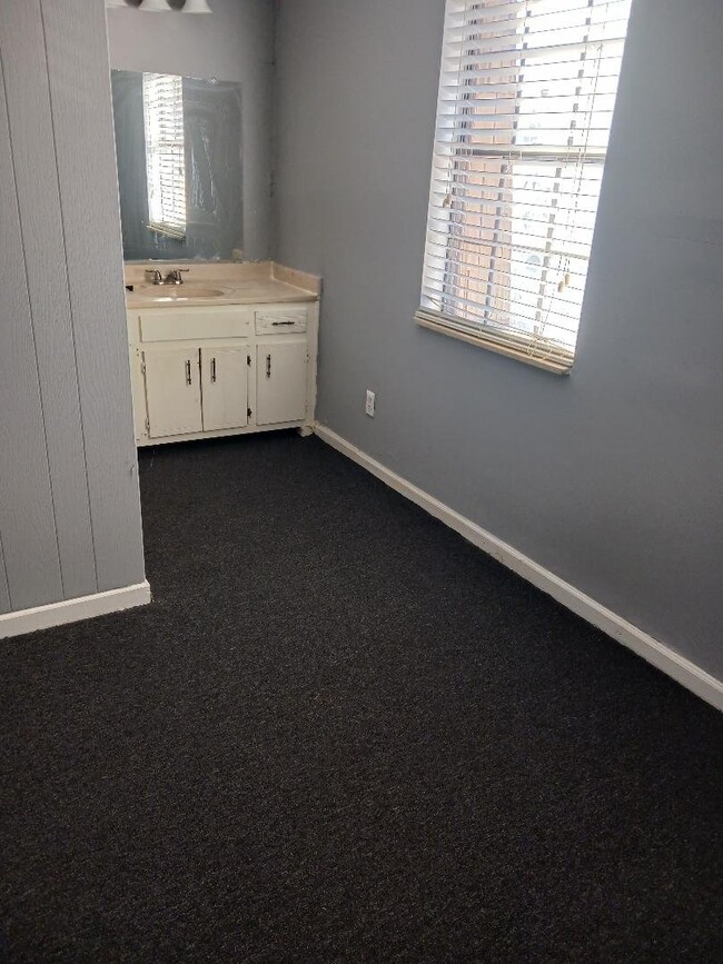 Photo - 1327 Woodstone Ter