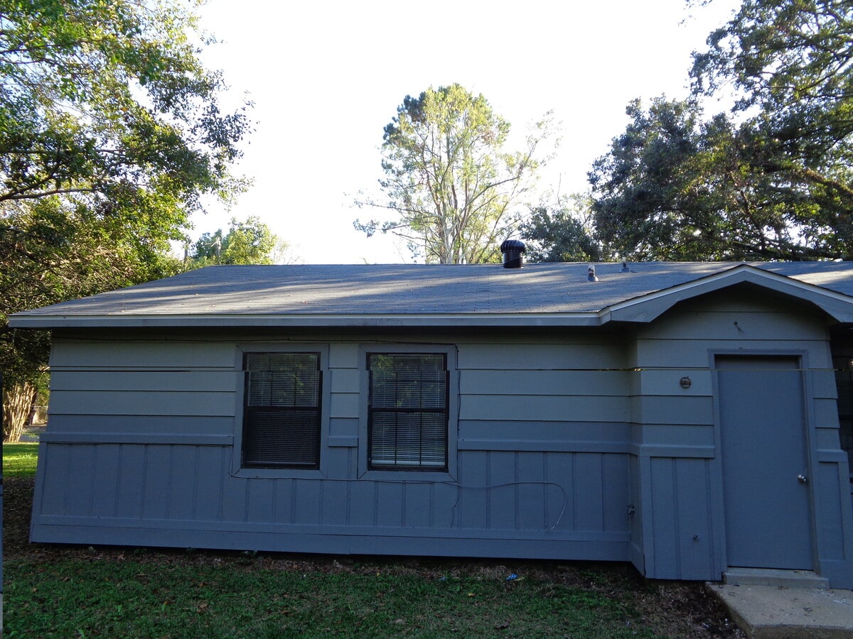 Photo - 2032 Nicholas Ln