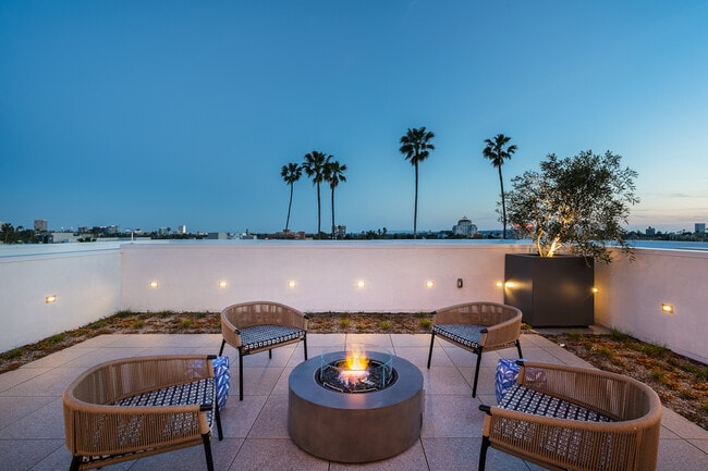 Photo - Empire at Larchmont