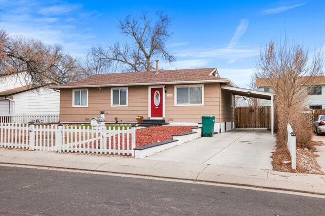 Photo - 2525 Nadine Dr