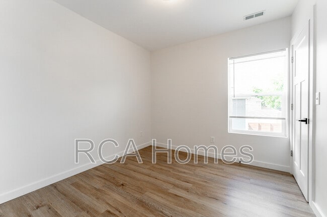 Photo - 851 N Rural St