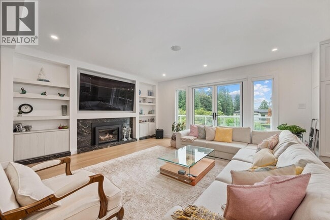 Photo - 1390 Lawson Ave