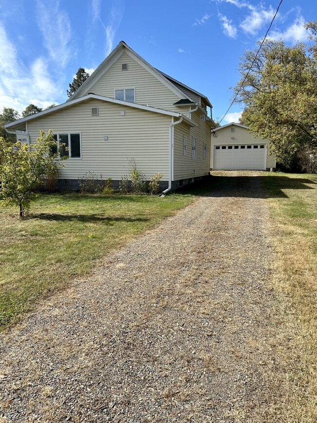 Building Photo - 301 1st Ave N Rental