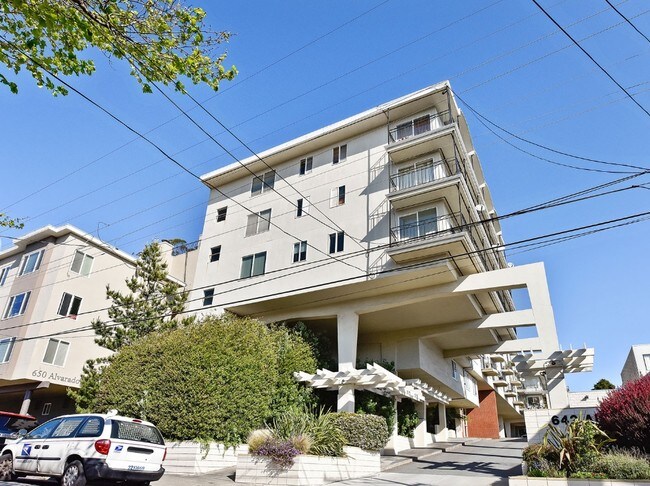 Building Photo - 642 Alvarado Rental