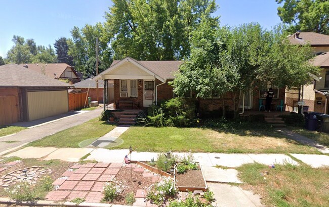 Building Photo - Spacious 2 bedroom home in the heart of Ci...