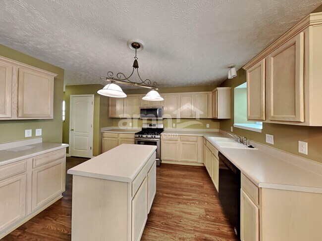 Photo - 104 Breakwater Bay