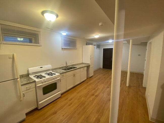 Photo - 1111 N Ashland Ave Unit 1B
