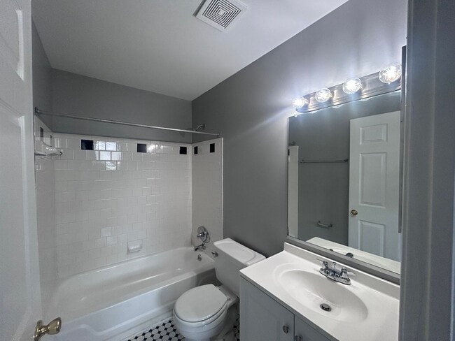 Photo - 2571 Francis St