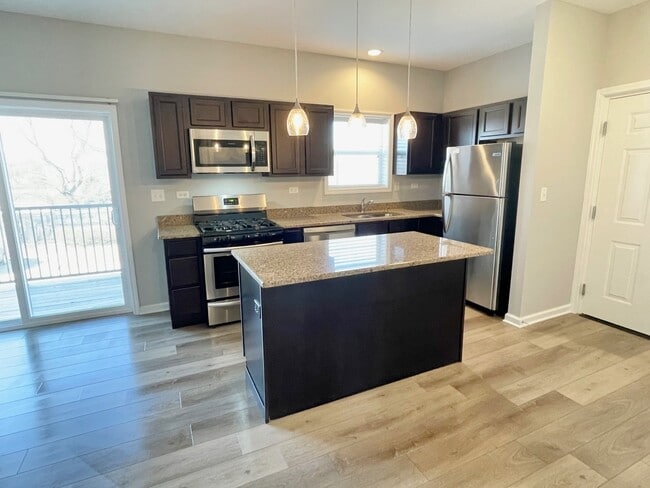 Photo - 811 E Main St Unit 2C