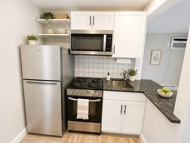 Building Photo - 90 Elm St Unit F