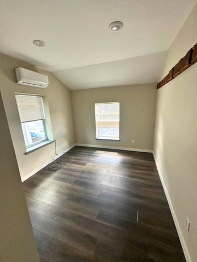 1613 Main St Unit 1