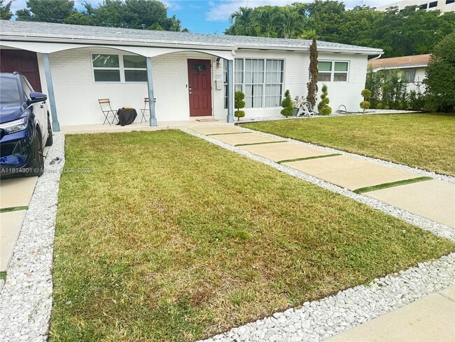 Building Photo - 3807 Hayes St