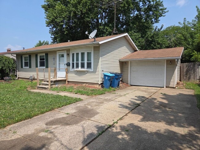 2401 Eastlawn St