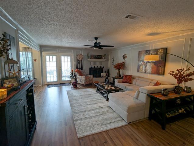 Building Photo - 2827 Cross Timbers Dr