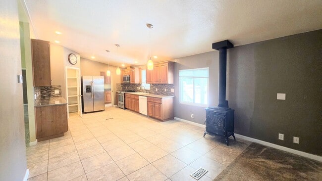 Photo - 4bed 2bath 3 car garage and Rv Boat Parking- Gorgeous Single Story House