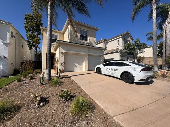 Stylish Renovated Home with Garage & Priva... - Stylish Renovated Home with Garage & Priva...