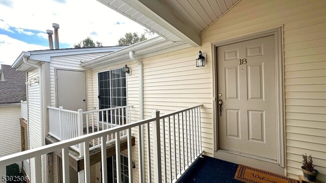 Photo - 18 Potomac Dr