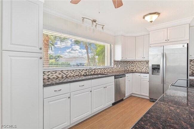 Photo - 711 Monterey Ave