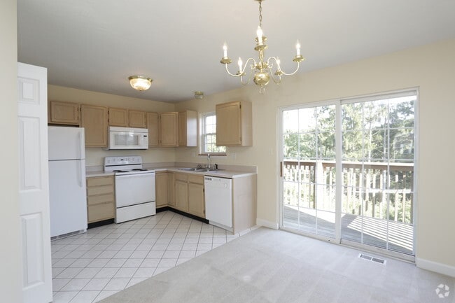 Interior Photo - Edgewood Manor Rental